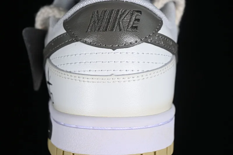 All categories Nk SB Dunk series Nk SB Dunk Low low-top sneakers Nk Dunk Low Panda Prank-Street Racing Flying Cloud Top SB strap low-top casual sneakers DV0833-100